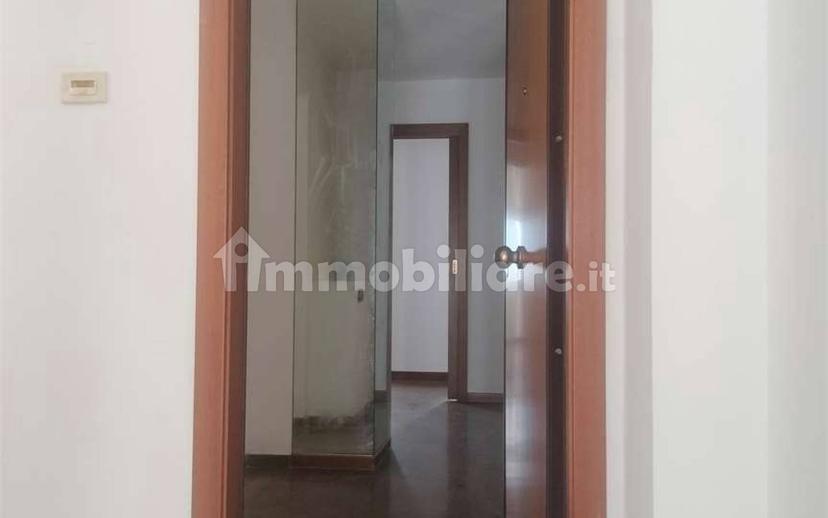 Appartamento ottimo stato, secondo piano, Cavour, Ancona