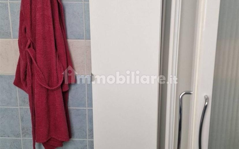 Bilocale ottimo stato, secondo piano, Ospedale - Volturno, Parma