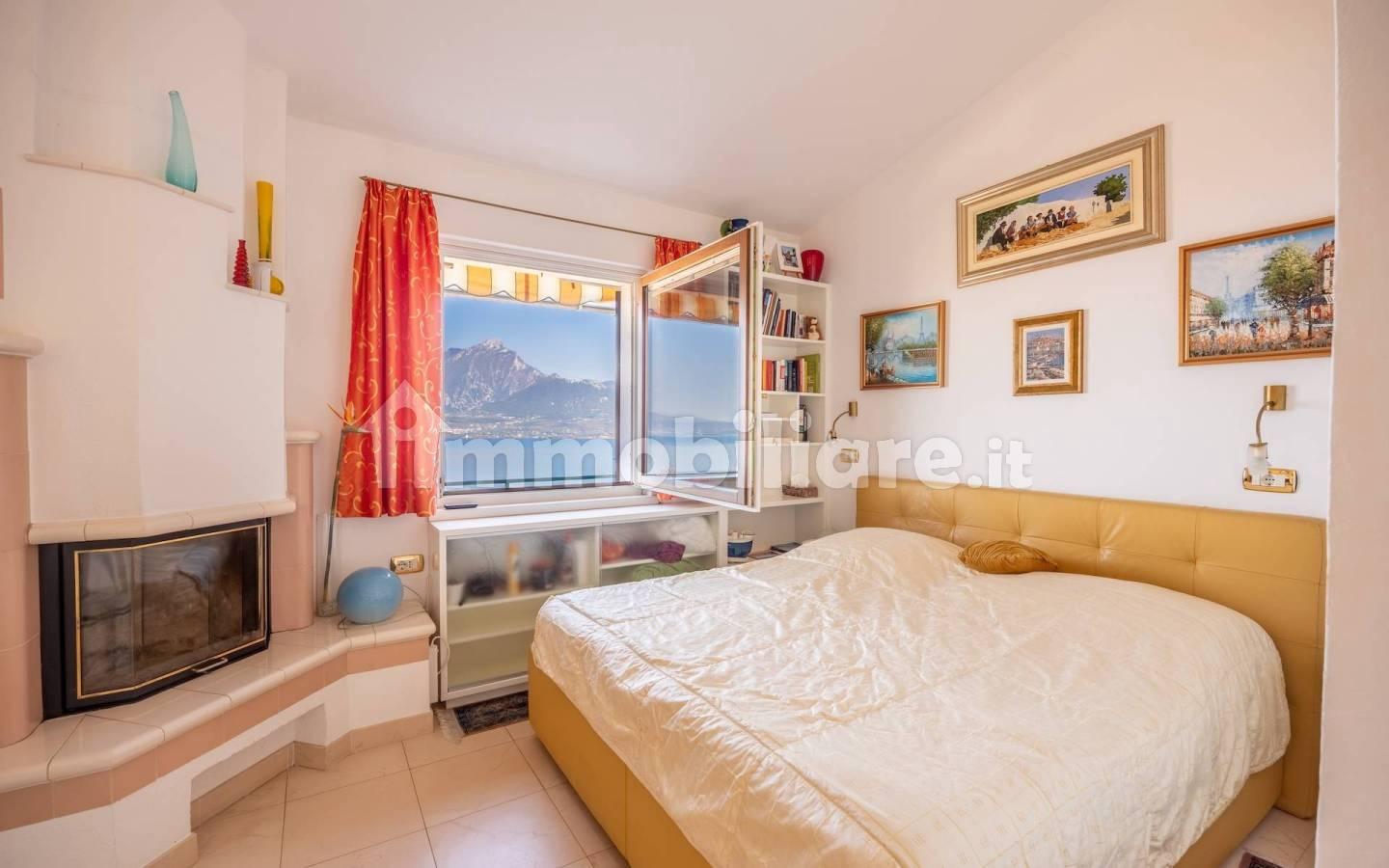 Villa a schiera via per Le Prandine, Centro, Torri del Benaco