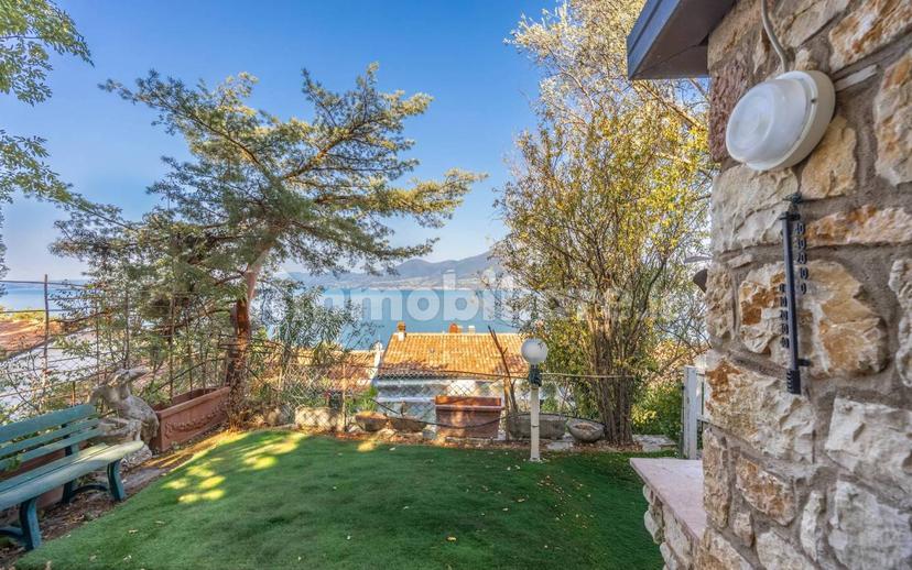 Villa a schiera via per Le Prandine, Centro, Torri del Benaco — foto 3 di 14