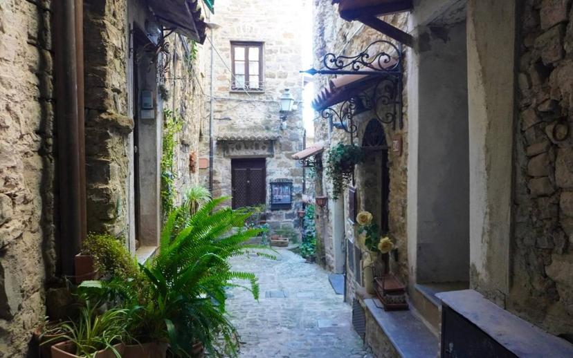 Quadrilocale via Fiume 15, Centro, Apricale — foto 16 di 17