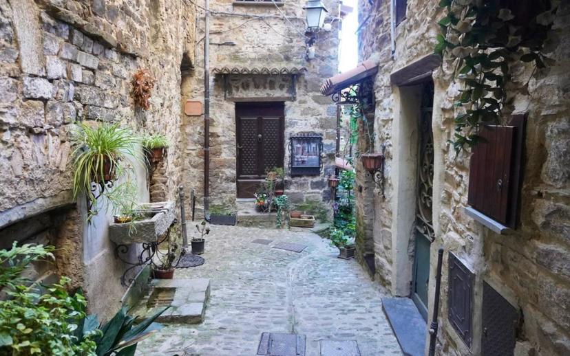Quadrilocale via Fiume 15, Centro, Apricale — foto 11 di 17