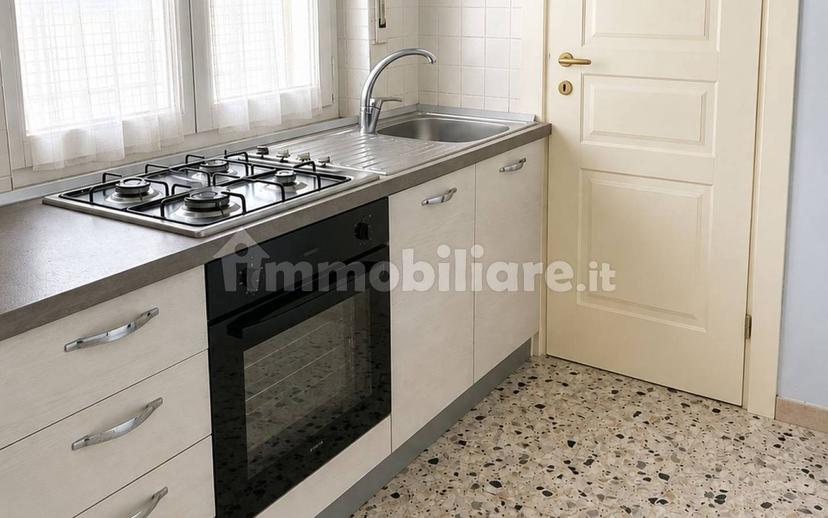 Trilocale via Caraglio, Centro Storico, Cuneo — foto 3 di 5