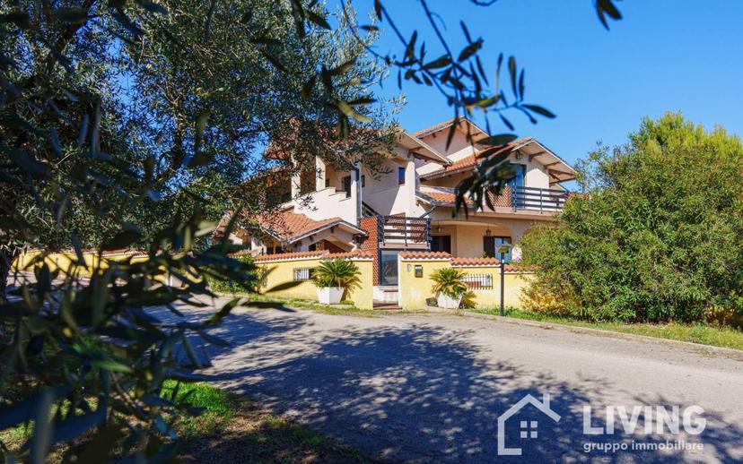 Villa plurifamiliare Contrada Rielli 1, Loreto Aprutino — foto 33 di 89