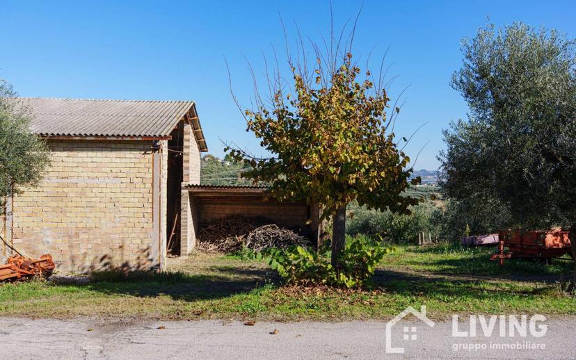 Villa plurifamiliare Contrada Rielli 1, Loreto Aprutino — foto 26 di 89