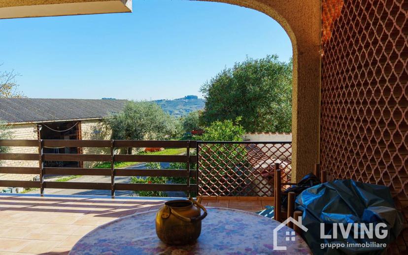 Villa plurifamiliare Contrada Rielli 1, Loreto Aprutino — foto 76 di 89