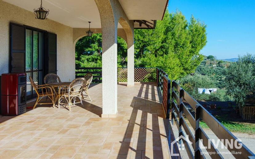 Villa plurifamiliare Contrada Rielli 1, Loreto Aprutino — foto 28 di 89
