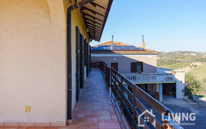 Villa plurifamiliare Contrada Rielli 1, Loreto Aprutino — foto 44 di 89