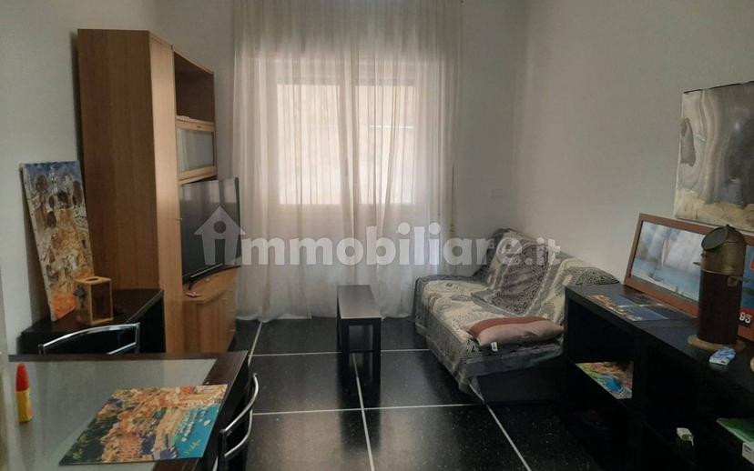 Trilocale via Enrico Hillyer Giglioli 23, Marassi, Genova
