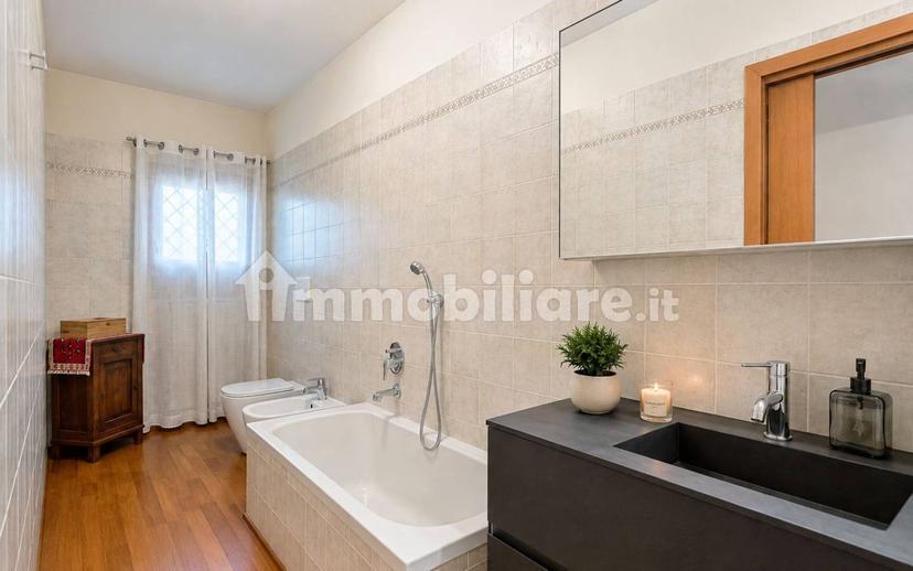 Trilocale via Risorgimento 30, Centro, Treviolo — foto 6 di 39