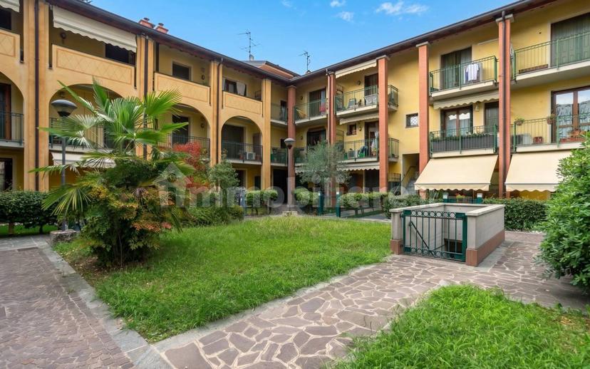 Trilocale via Risorgimento 30, Centro, Treviolo — foto 8 di 39