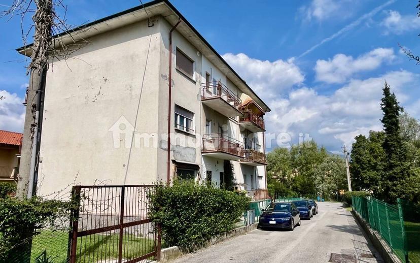 Trilocale via Giacomo Matteotti 5, Centro, Merone — foto 6 di 35