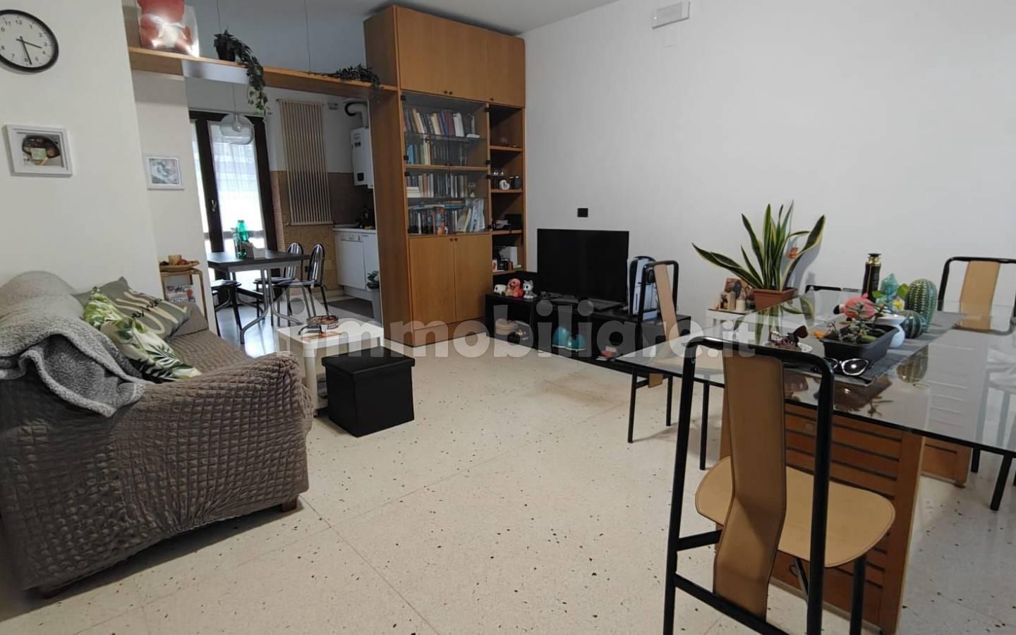 Bilocale via Waldino Sassetti 20, Piane Di Morro, Folignano