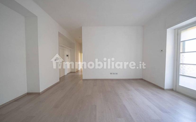 Trilocale via Felice Fossati, 2, Centro, Sondrio — foto 15 di 19
