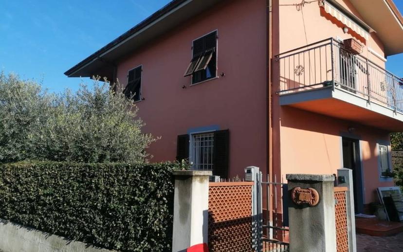 Villa unifamiliare via Cisa Sud 300, Centro, Santo Stefano di Magra — foto 3 di 21