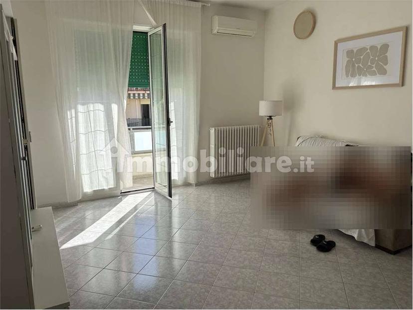 Trilocale ottimo stato, secondo piano, Sorgenti, Livorno