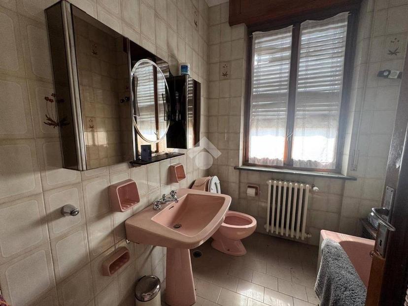 Villa unifamiliare piazzale Italia 3, Carpignano Sesia — foto 2 di 46