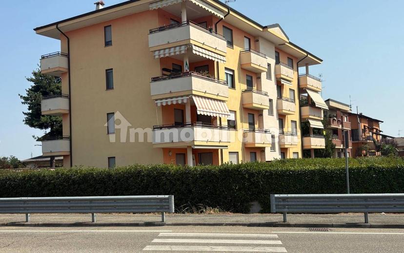 Trilocale via Galliate 34, Romentino
