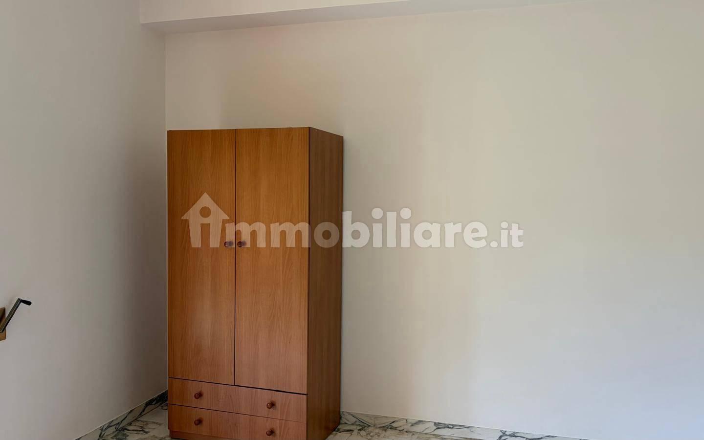 Trilocale via Adige 1, Roges, Rende