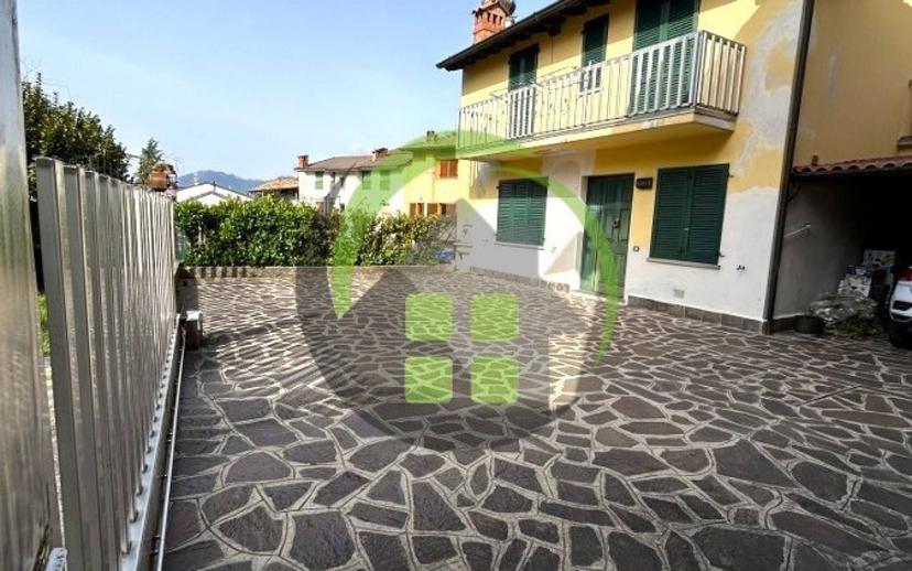 Trilocale ottimo stato, primo piano, Centro, Gandino — foto 15 di 25