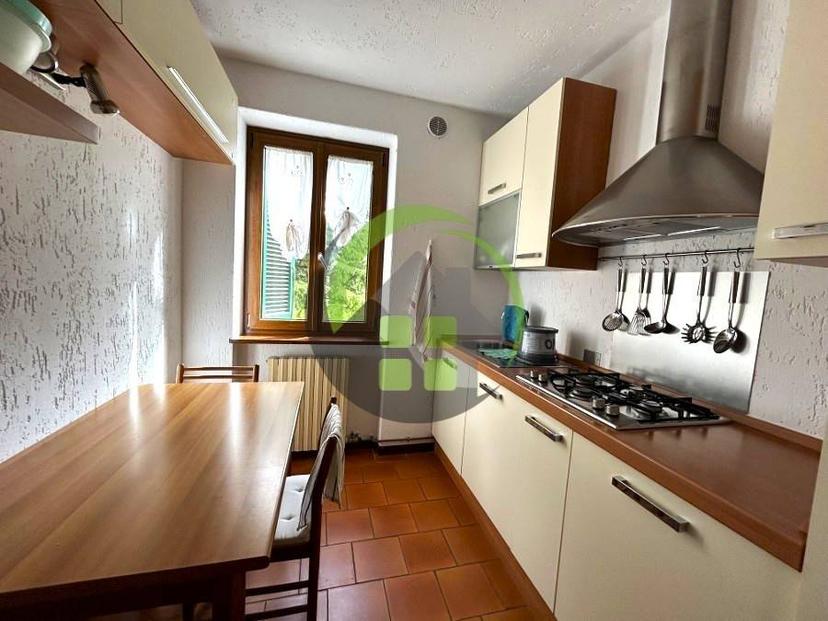 Trilocale ottimo stato, primo piano, Centro, Gandino — foto 9 di 25