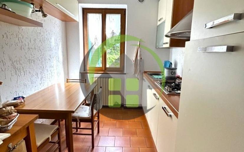 Trilocale ottimo stato, primo piano, Centro, Gandino — foto 12 di 25