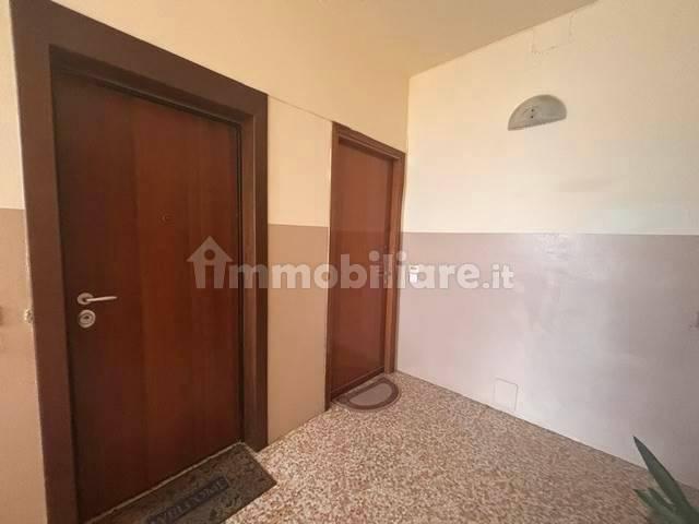 Trilocale via Varallo 5, Corso Novara, Stadio, Vigevano