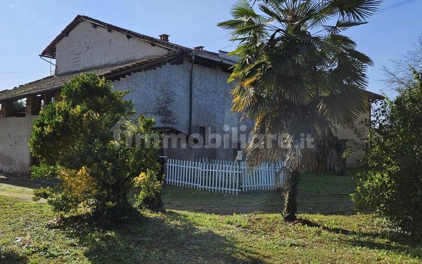 Cascina, da ristrutturare, 360 m², Centro, Oleggio — foto 8 di 13