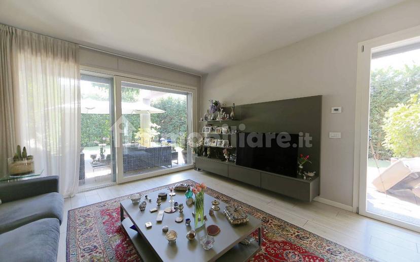 Quadrilocale via Privata Vincenzo Monti 4, Centro, Carate Brianza — foto 29 di 30