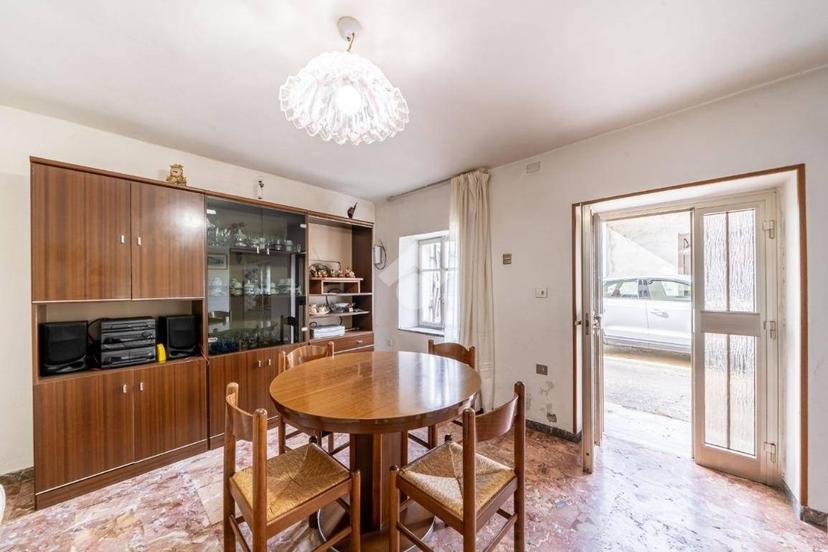 Casa colonica Contrada Praole 48, Praole, Cerro Veronese — foto 2 di 3
