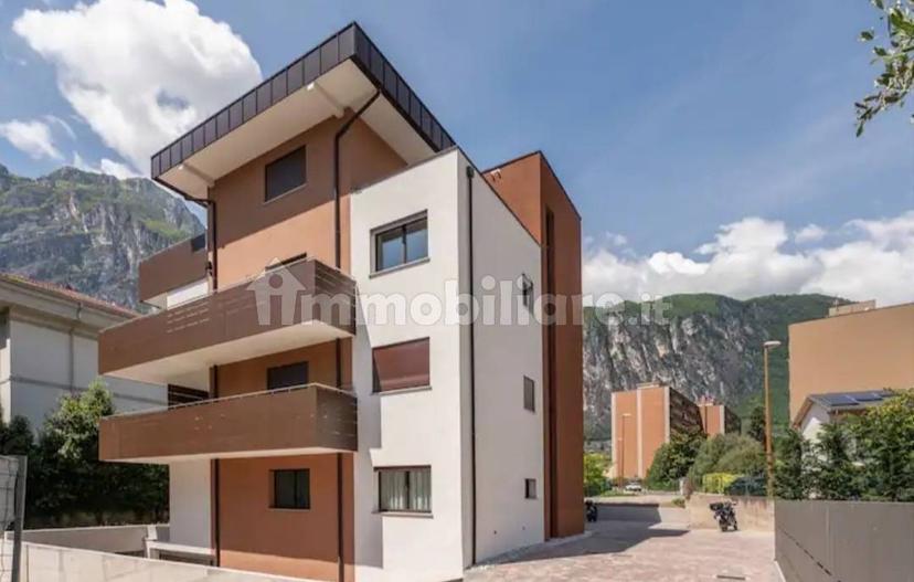 Bilocale via Martini 7a, Centro, Riva del Garda — foto 3 di 17