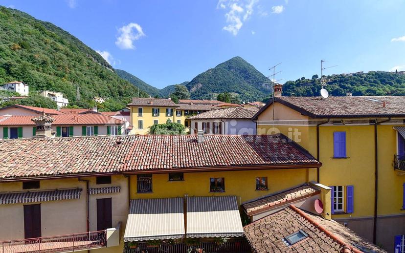 Trilocale via Castelletti 3, Centro, Ponte Lambro