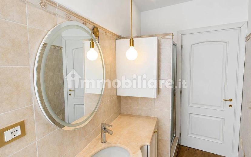 Trilocale via Ugo Foscolo 2, Piazza Santa Maria, Busto Arsizio — foto 9 di 10
