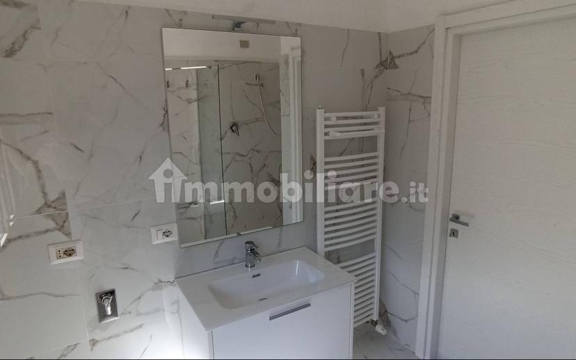 Stanza singola viale Lecco 99, Como — foto 19 di 20