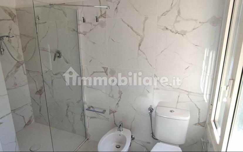 Stanza singola viale Lecco 99, Como — foto 12 di 20