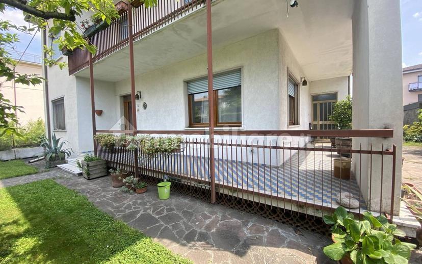 Villa bifamiliare via Camillo Benso di Cavour 76, Villafranca di Verona — foto 6 di 27