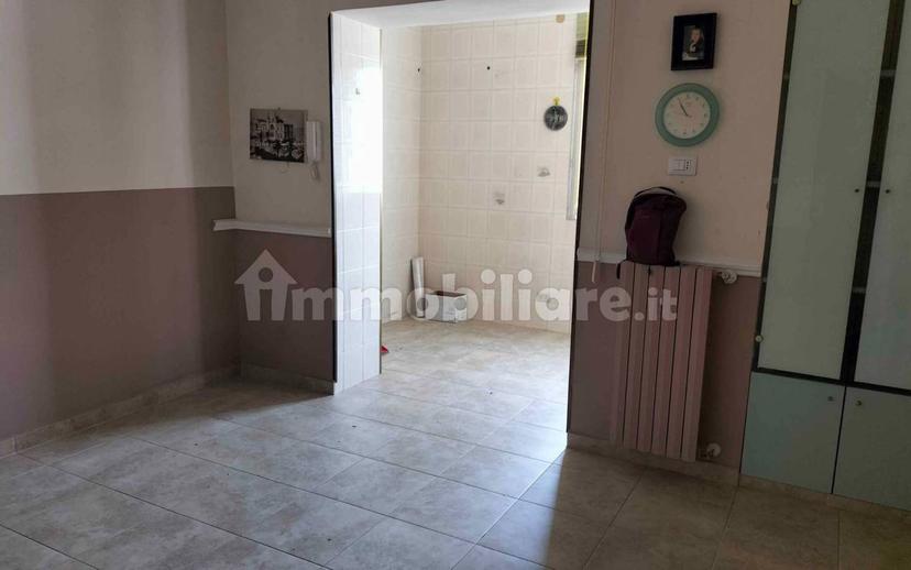 Appartamento via Basilicata 5, San Paolo, Bari