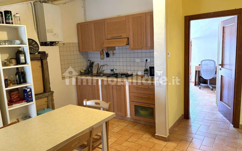 Trilocale ottimo stato, secondo piano, Centro, Urbino — foto 14 di 18