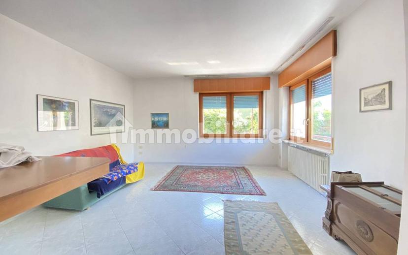 Villa bifamiliare via Camillo Benso di Cavour 76, Villafranca di Verona — foto 10 di 27