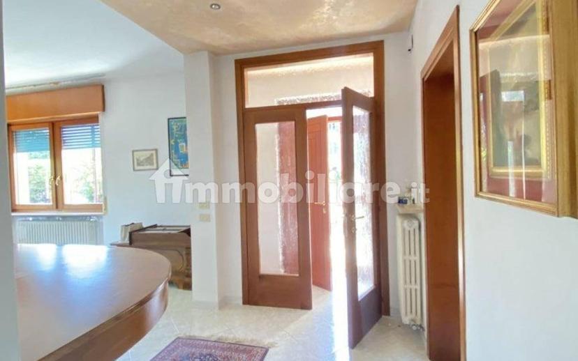 Villa bifamiliare via Camillo Benso di Cavour 76, Villafranca di Verona — foto 2 di 27