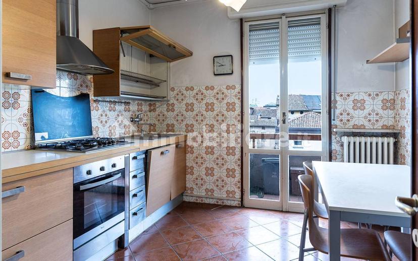 Quadrilocale via 20 Settembre, Centro, Castelnovo di Sotto — foto 3 di 14