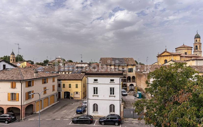 Quadrilocale via 20 Settembre, Centro, Castelnovo di Sotto — foto 5 di 14