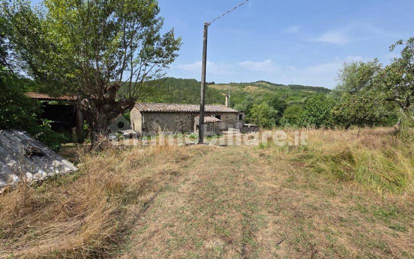Rustico via Chiassi di Borgo, Santa Fiora — foto 9 di 50