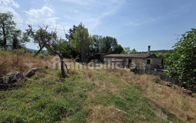 Rustico via Chiassi di Borgo, Santa Fiora — foto 5 di 50