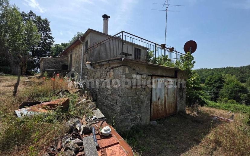 Rustico via Chiassi di Borgo, Santa Fiora — foto 30 di 50
