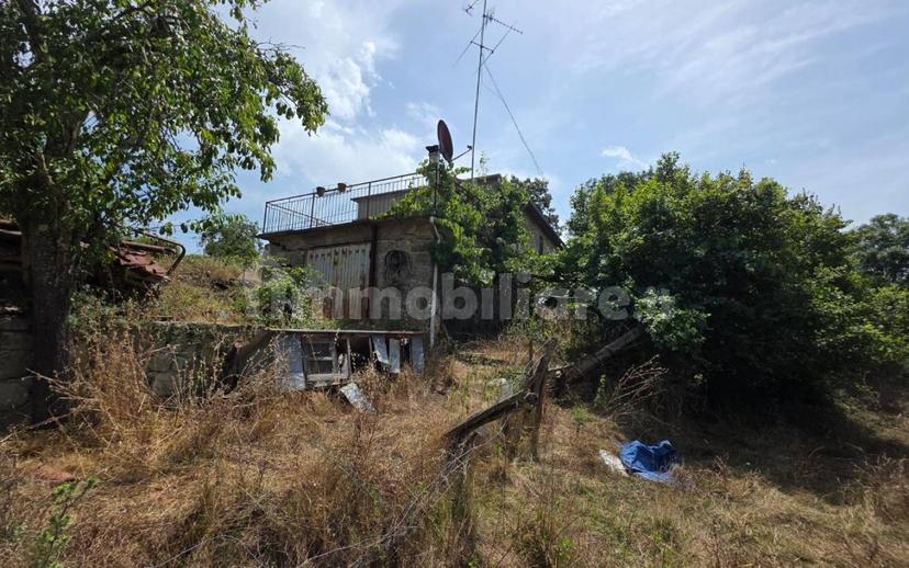 Rustico via Chiassi di Borgo, Santa Fiora — foto 23 di 50