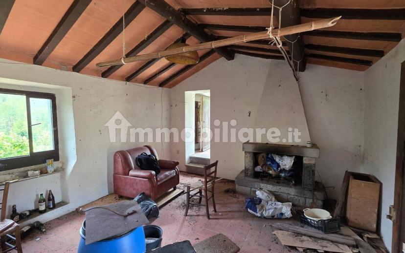 Rustico via Chiassi di Borgo, Santa Fiora — foto 19 di 50
