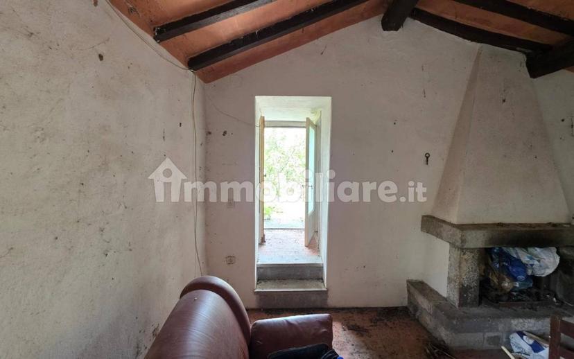 Rustico via Chiassi di Borgo, Santa Fiora — foto 4 di 50