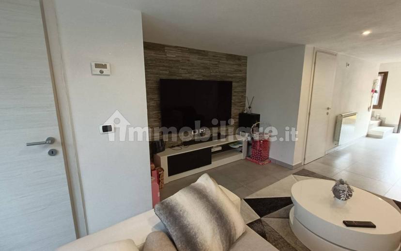 Terratetto unifamiliare 96 m², ottimo stato, Camnago Boscone, Faloppio — foto 7 di 58