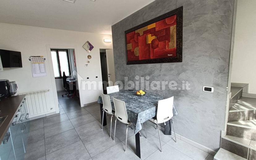 Terratetto unifamiliare 96 m², ottimo stato, Camnago Boscone, Faloppio — foto 6 di 58